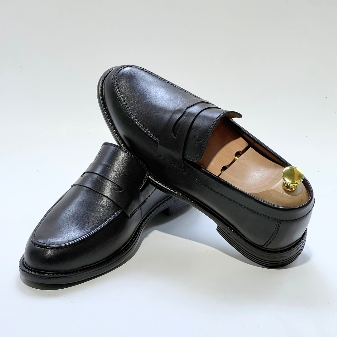 Mocassins Découpe 100% Cuir Médical En NOIR REF 332
